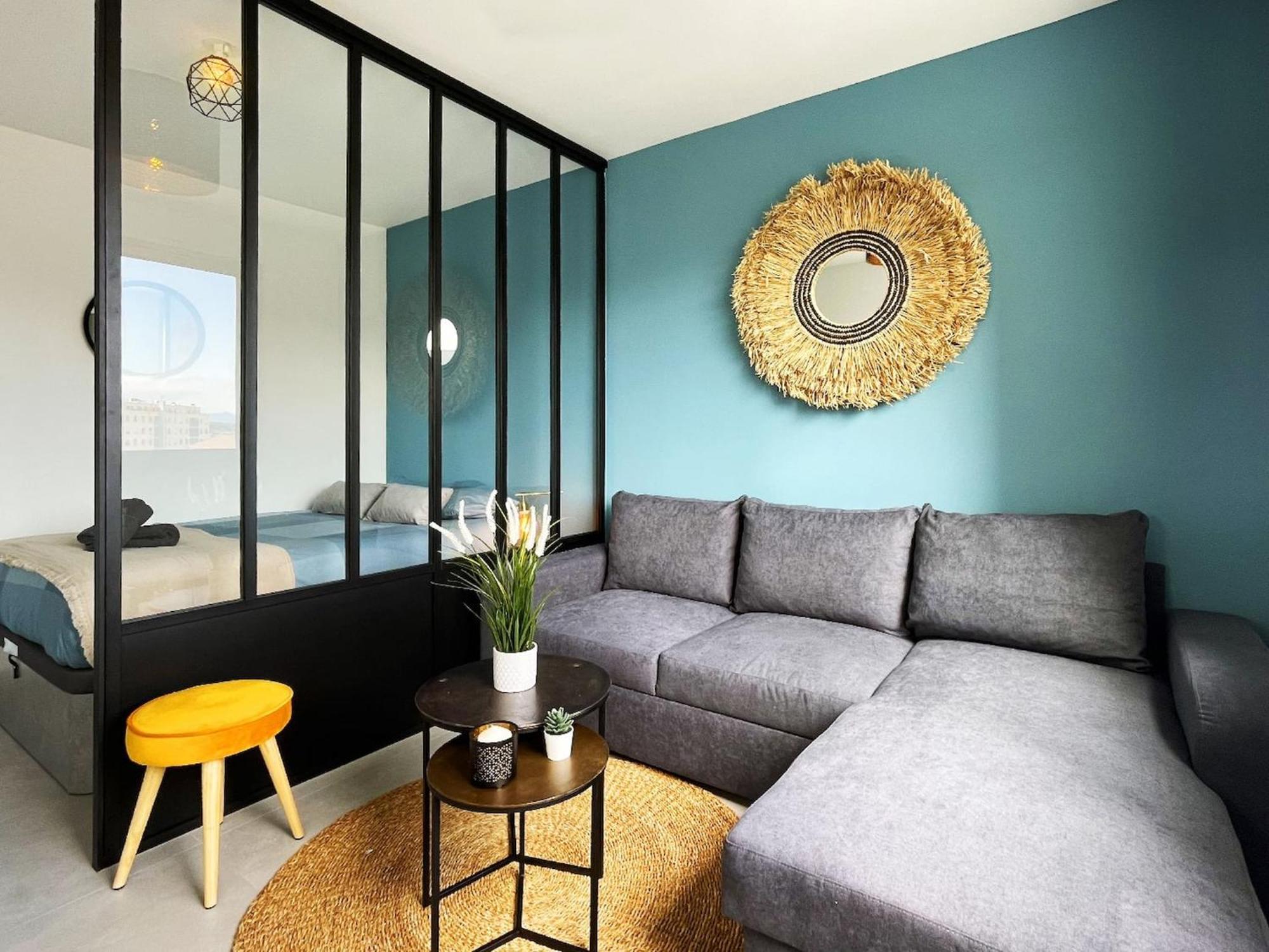 Homey Superchill - Appartement Moderne Et Tout Equipe - Netflix Et Wifi Inclus - Situe En Hyper-Centre - Proche Geneve Annemasse Buitenkant foto
