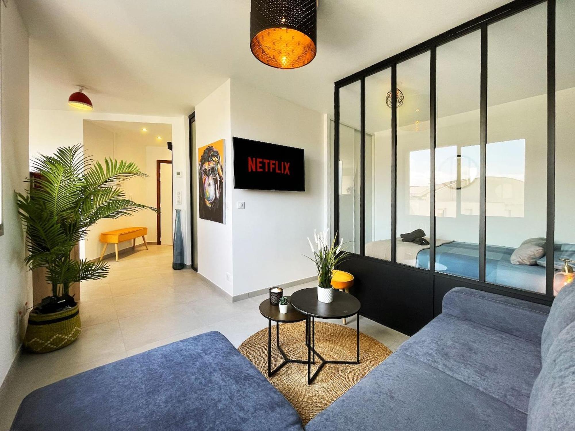 Homey Superchill - Appartement Moderne Et Tout Equipe - Netflix Et Wifi Inclus - Situe En Hyper-Centre - Proche Geneve Annemasse Buitenkant foto